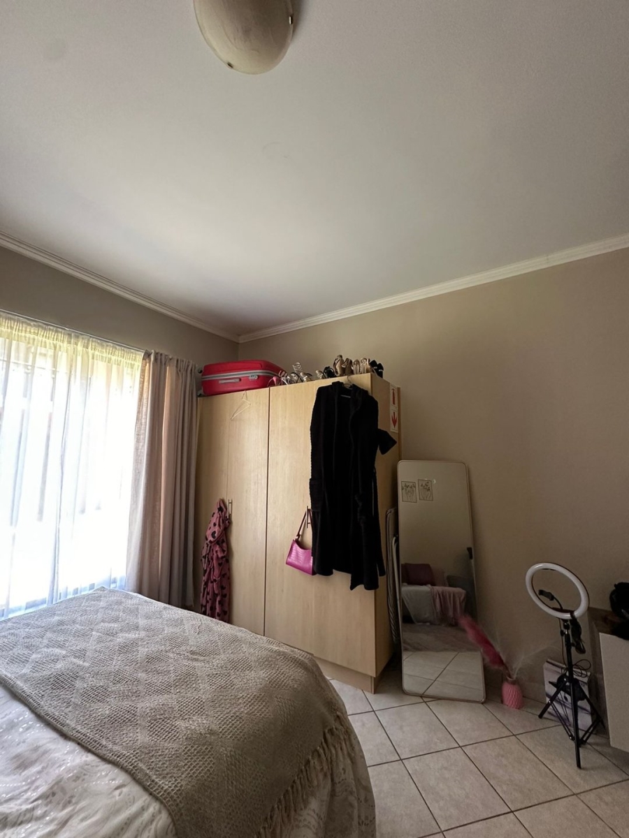 1 Bedroom Property for Sale in Vredenhof Sh Free State